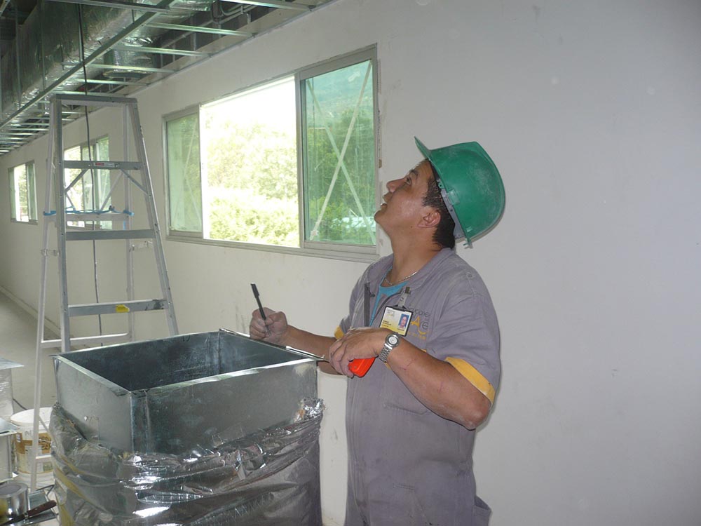 INSTALACIÓN DE CONDUCTOS PARA ÁREAS HOSPITALARIAS