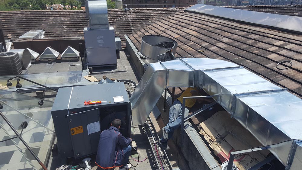 MONTAJE DUCTOS SISTEMAS DE AIRE ACONDICIONADO